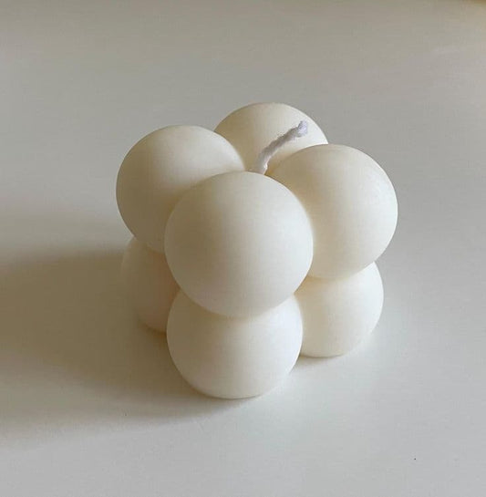 Aesthetic Scented Candle Set – White Bubble + Daisy Flower Combo for Home Decor