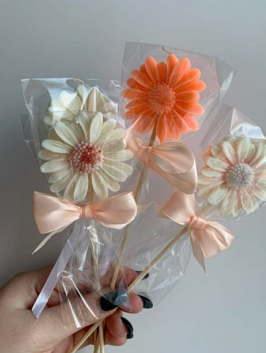 Premium Scented Daisy Flower Candles For Gifting | Wedding Gifts | Birthday | Bokeh Candle | Lollipop Candle | Net packed Candles