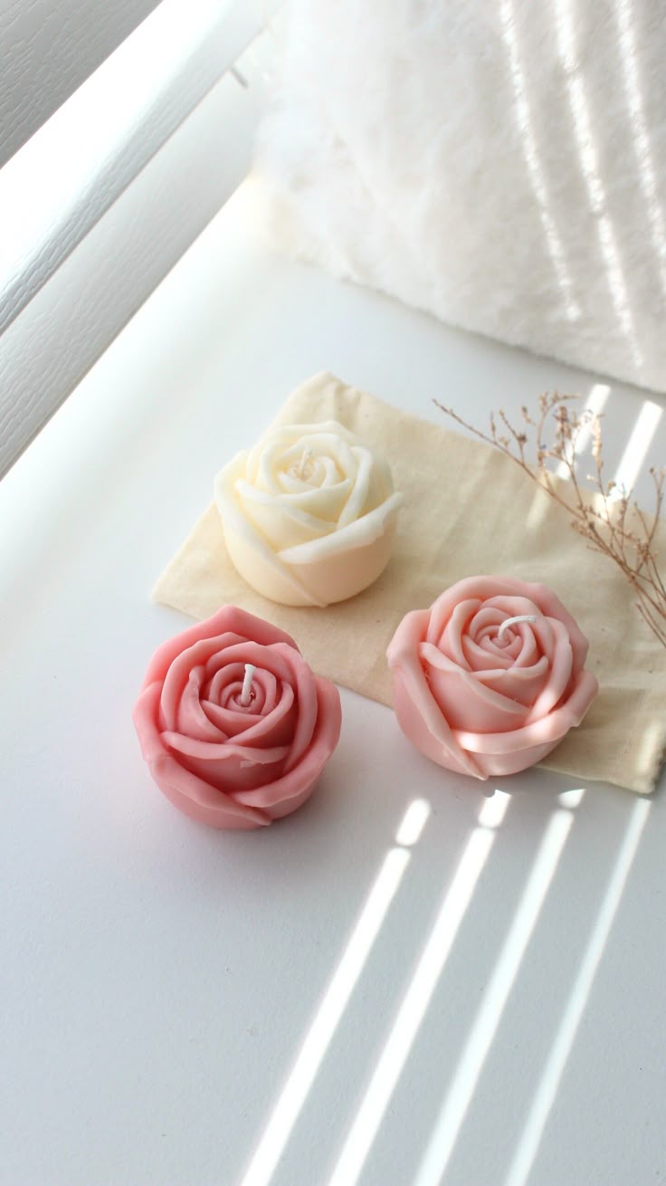 Premium Scented Rose Flower Candles – Set of 2 | Molded Floral Wax Candles for Gift & Home Aesthetics